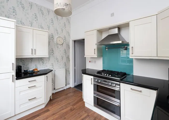 Garden Maisonette In Bath City Centre